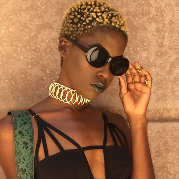 Kobain Oval Shades - Picture 5 of 8